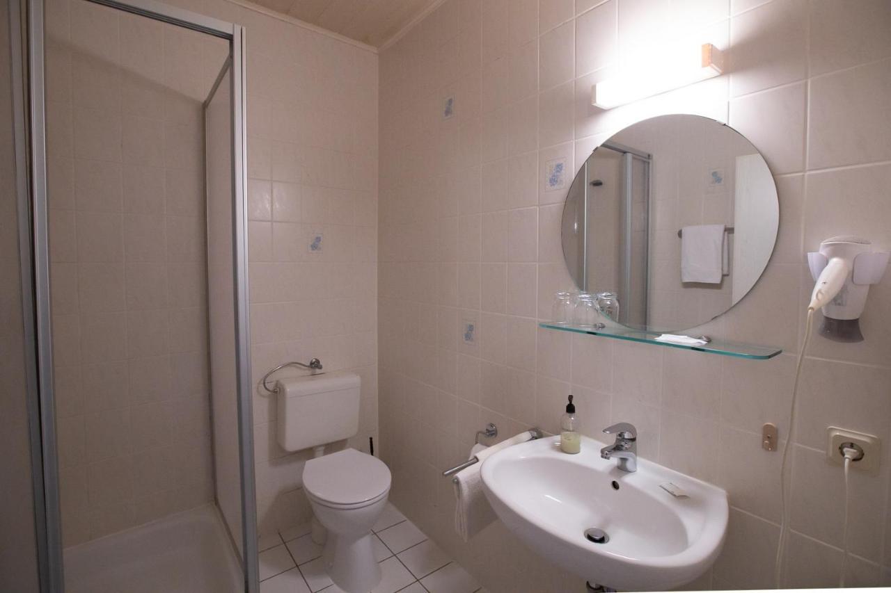 Hotel Schlosshof Dolgesheim المظهر الخارجي الصورة