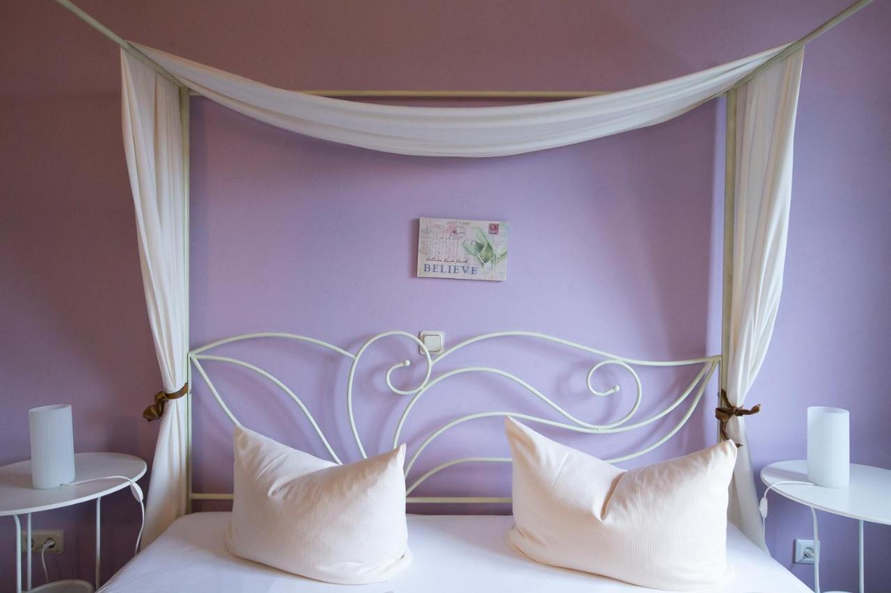 Hotel Schlosshof Dolgesheim المظهر الخارجي الصورة