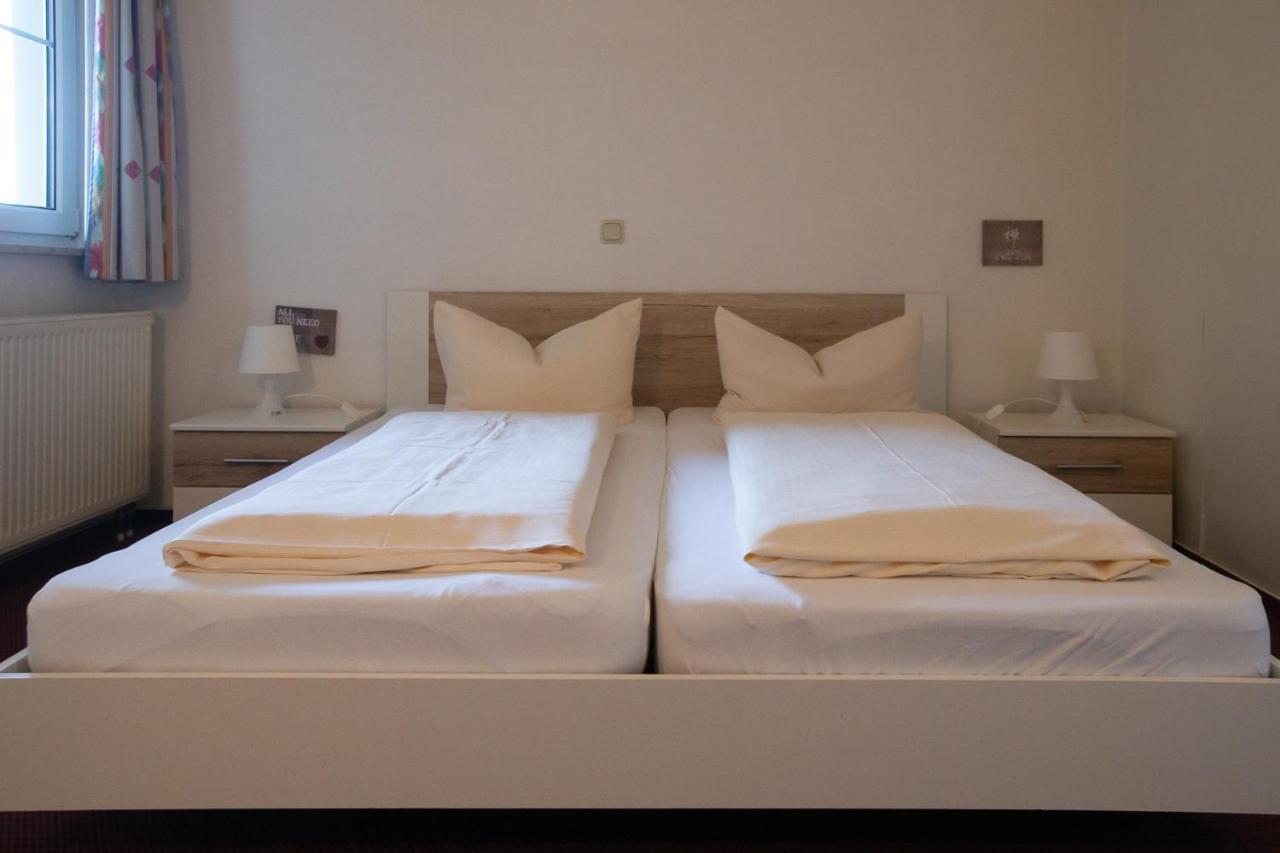 Hotel Schlosshof Dolgesheim المظهر الخارجي الصورة