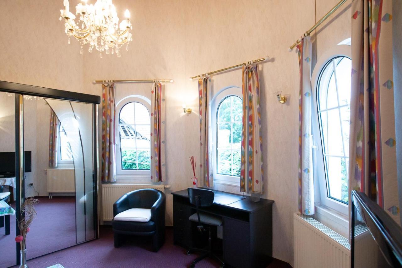 Hotel Schlosshof Dolgesheim المظهر الخارجي الصورة